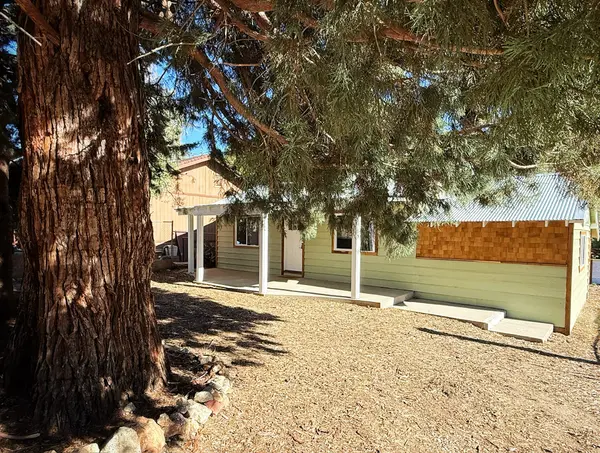 6513 Lowry Ln, Frazier Park, CA 93225-9435