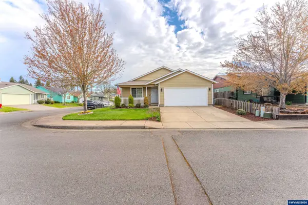 910 Kauai St SE SE, Salem, OR 97317