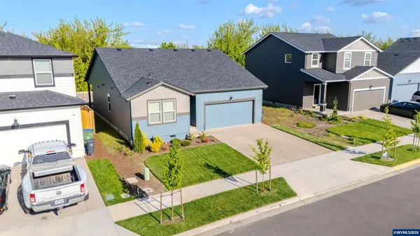 966 Sparrow St, Woodburn, OR 97071