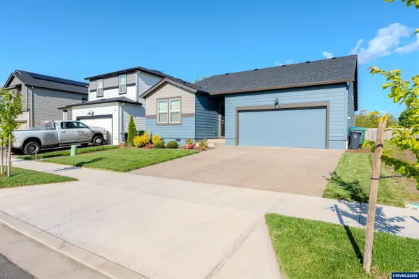 966 Sparrow St, Woodburn, OR 97071