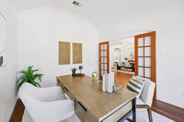 Buyer’s Market vs Seller’s Market: What’s the Difference?