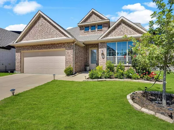 1366 Silverthorn Trail, Justin, TX 76247