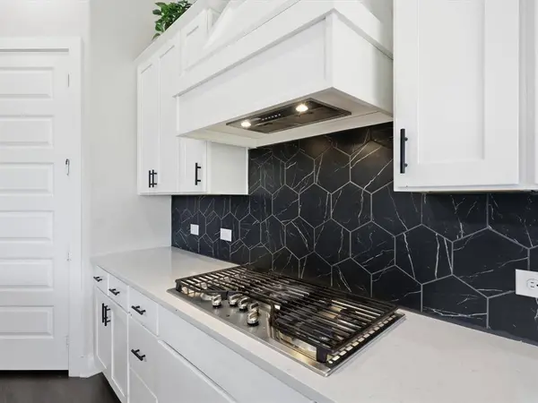 126 Nora Lane, Hickory Creek, TX 75065