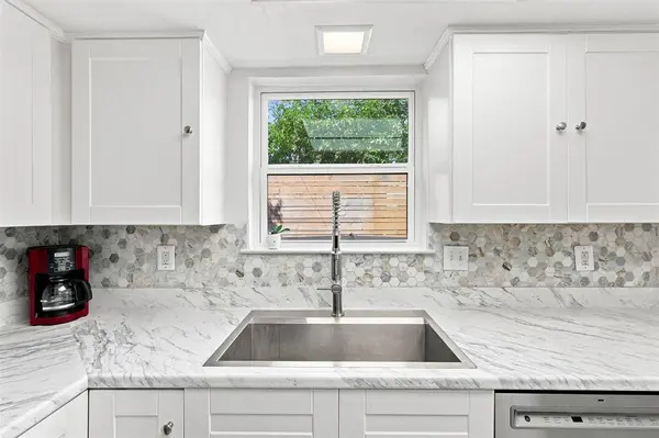 1518 El Camino Real, Euless, TX 76040