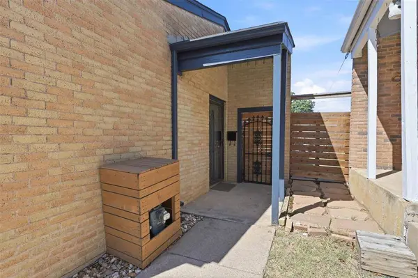 1518 El Camino Real, Euless, TX 76040