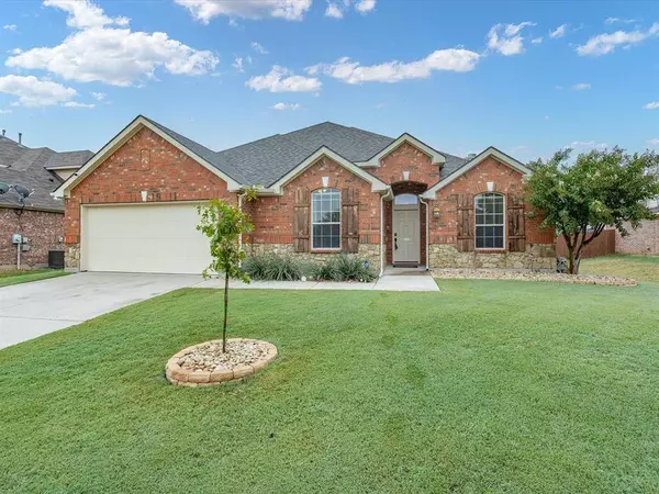 1105 Cactus Spine Drive, Fort Worth, TX 76052