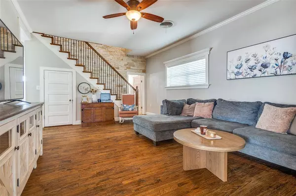 1009 W 7th Street, Justin, TX 76247