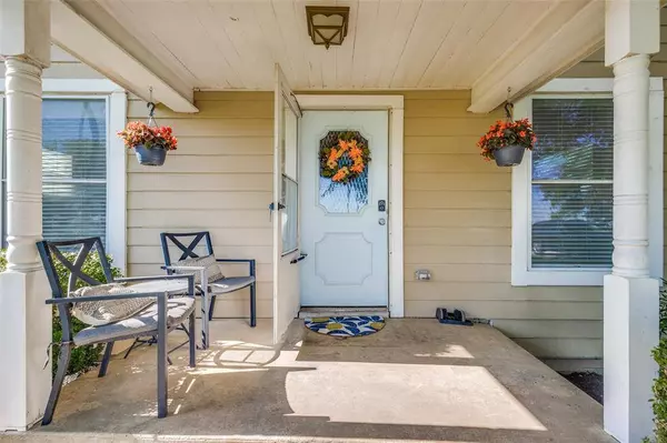 1009 W 7th Street, Justin, TX 76247