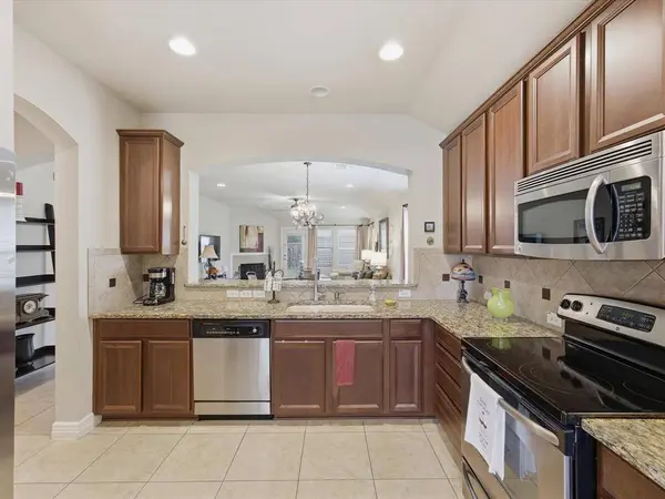 2305 Prescott Downs Drive, Denton, TX 76210
