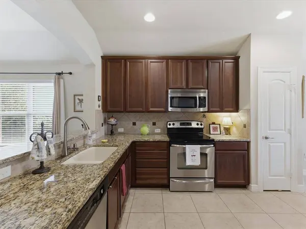 2305 Prescott Downs Drive, Denton, TX 76210