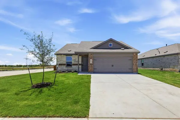 2201 Marshall Drive, Joshua, TX 76058