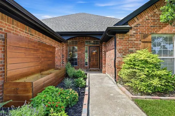 115 Honeysuckle Drive, Justin, TX 76247