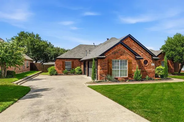 115 Honeysuckle Drive, Justin, TX 76247