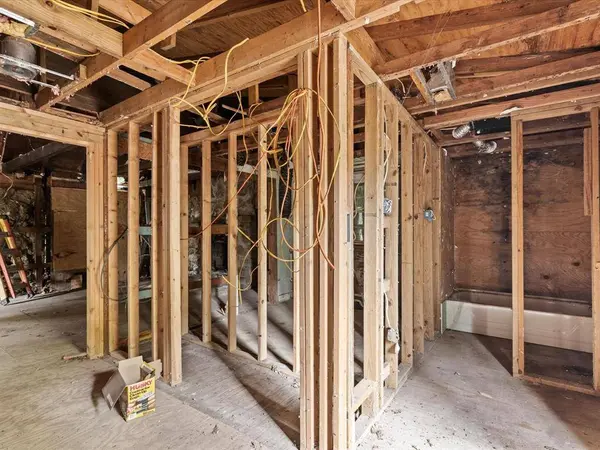 203 E 9th Street, Shady Shores, TX 76208