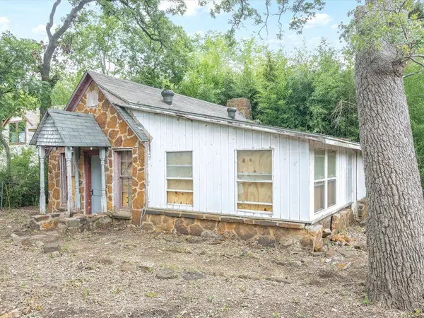 203 E 9th Street, Shady Shores, TX 76208