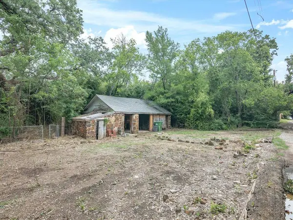 203 E 9th Street, Shady Shores, TX 76208