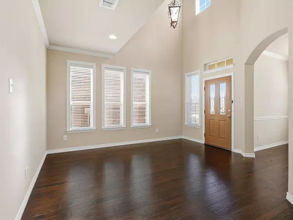 2731 Safe Harbor Drive, Lewisville, TX 75056