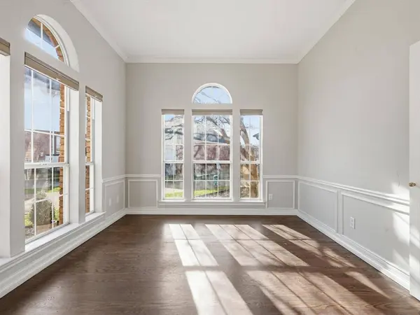 1227 Cambridge Drive, Carrollton, TX 75007