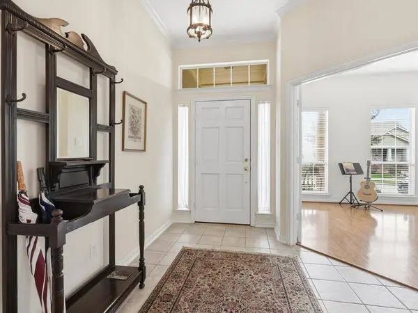 1740 Ivy Lane, Carrollton, TX 75007