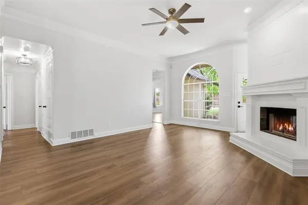 2801 Buena Vista Court, Carrollton, TX 75007