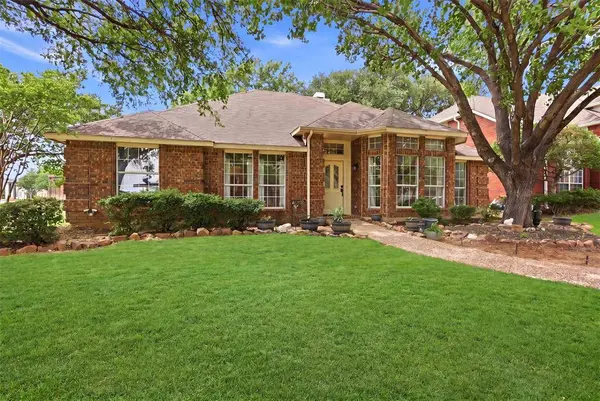 2801 Buena Vista Court, Carrollton, TX 75007