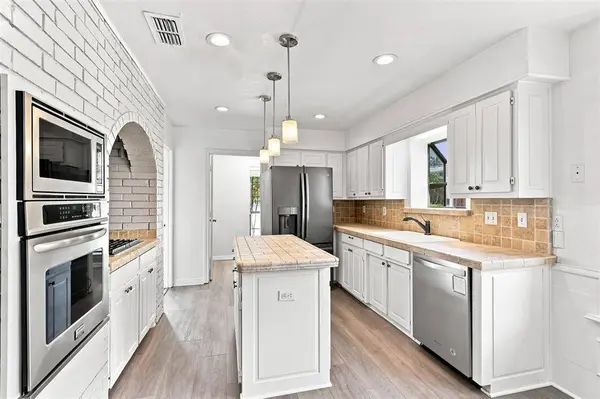 3802 Cromwell Drive, Carrollton, TX 75007