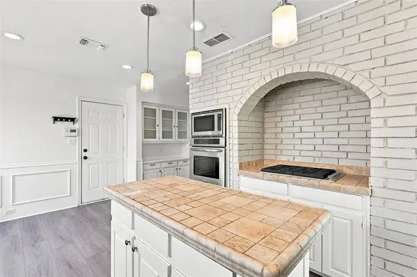 3802 Cromwell Drive, Carrollton, TX 75007