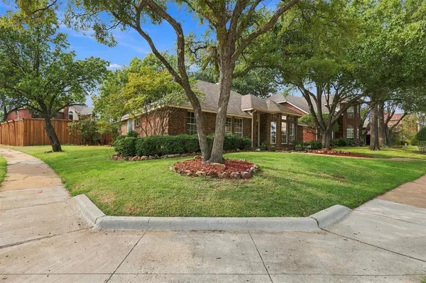 2801 Buena Vista Court, Carrollton, TX 75007