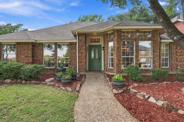 2801 Buena Vista Court, Carrollton, TX 75007