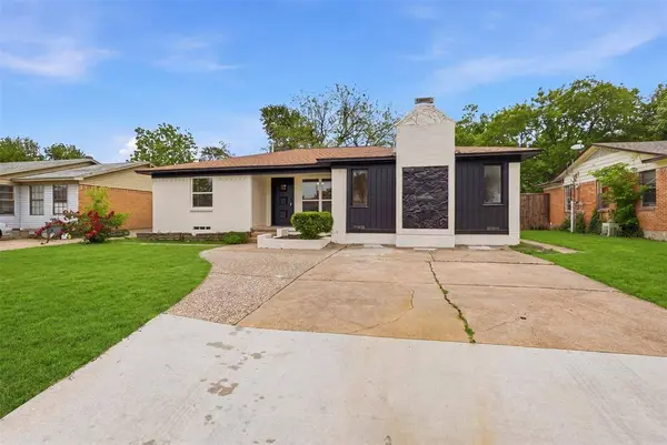 1112 Noble Avenue, Carrollton, TX 75006