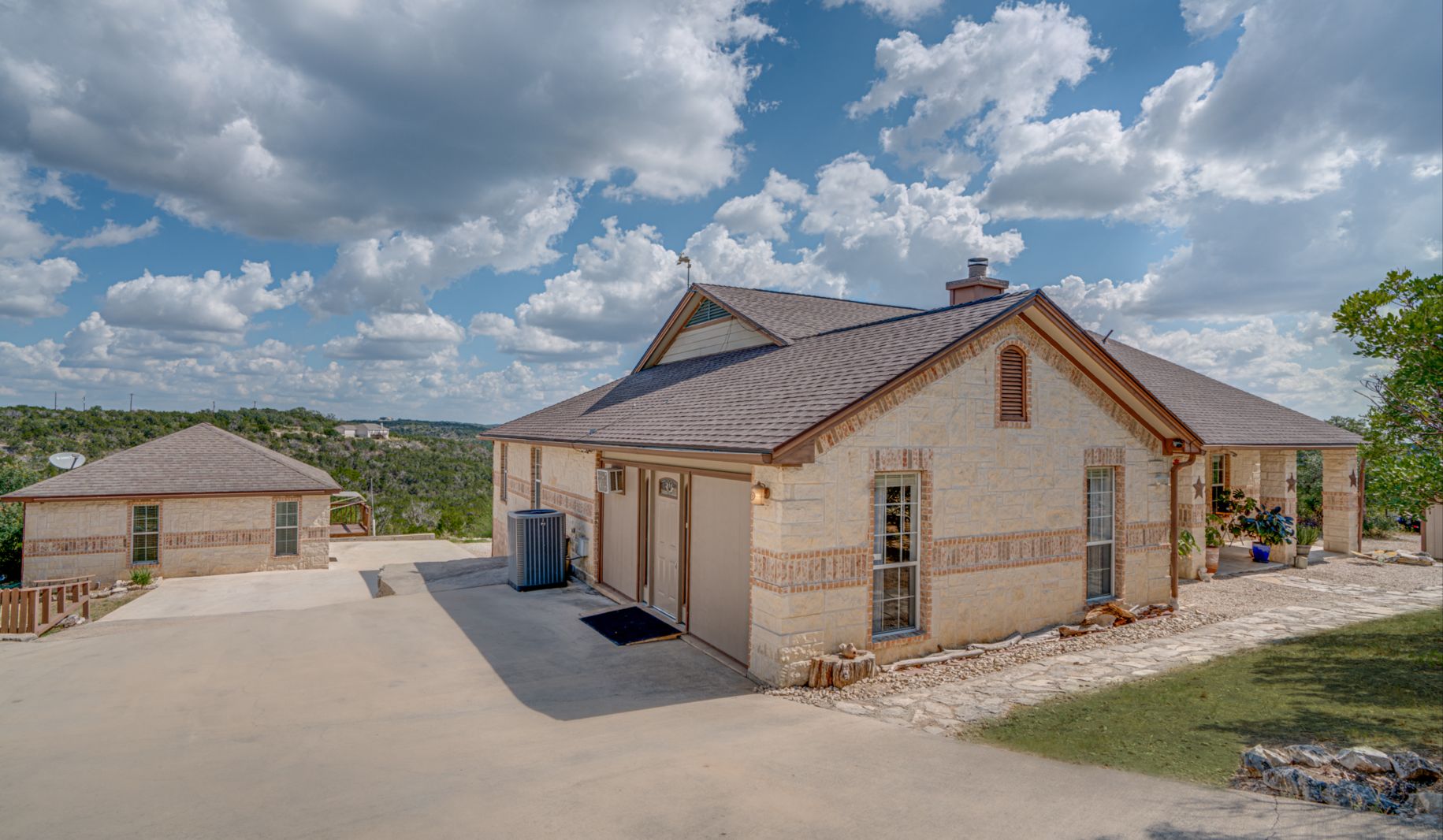 Mico TX waterfront property on Medina Lake — rural acreage and lakefront homes west of San Antonio near Lackland AFB