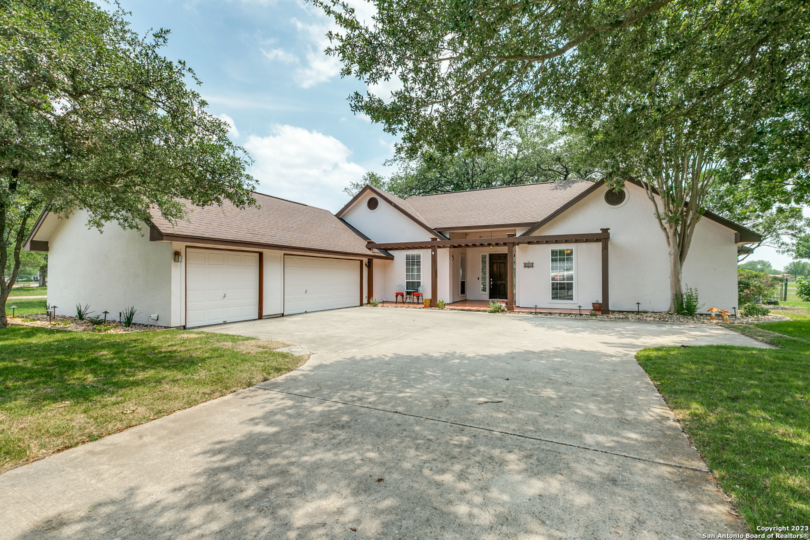 Home for sale in Castroville TX — affordable housing near Lackland AFB west of San Antonio in Medina County