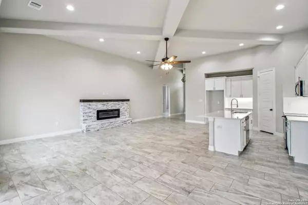 112 Short Meadow, Lytle, TX 78052