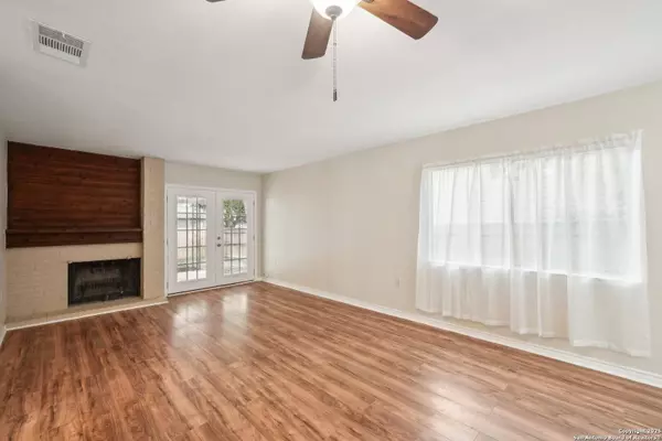 9418 Points Edge, San Antonio, TX 78250