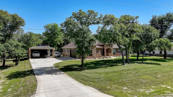 315 CIBOLO RIDGE DR, La Vernia, TX 78121-5953