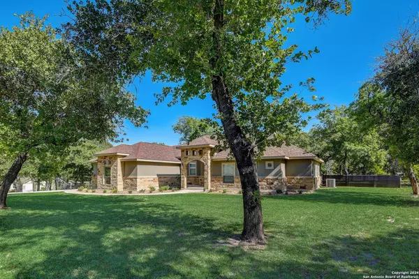 315 CIBOLO RIDGE DR, La Vernia, TX 78121-5953