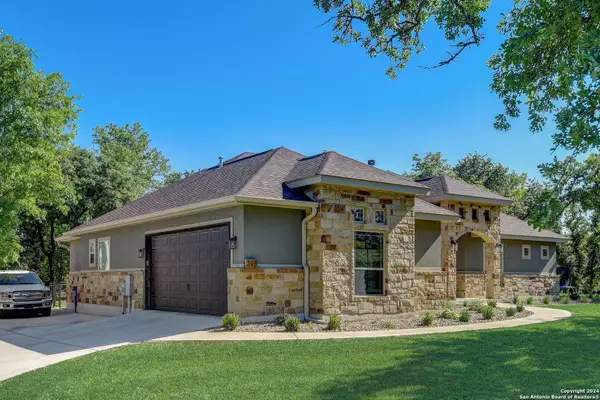 315 CIBOLO RIDGE DR, La Vernia, TX 78121-5953