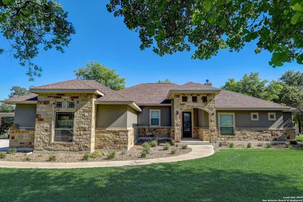 315 CIBOLO RIDGE DR, La Vernia, TX 78121-5953