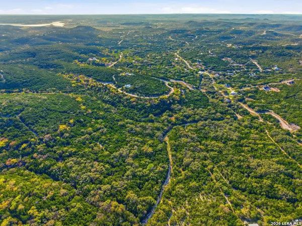 386 Private Road 1712, Mico, TX 78056