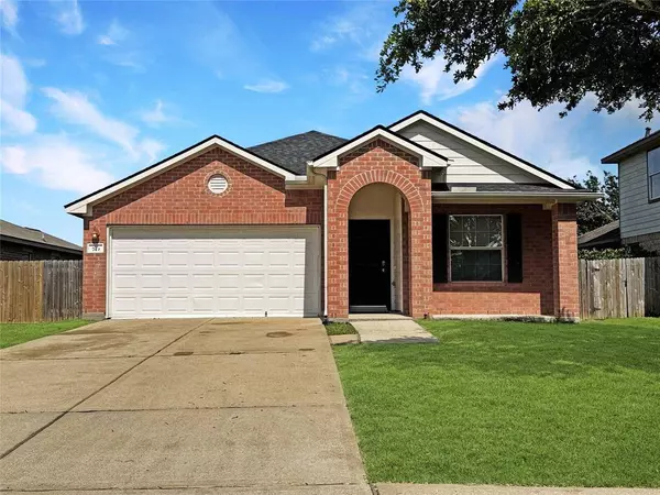 749 Grassy Knoll LN, La Marque, TX 77568