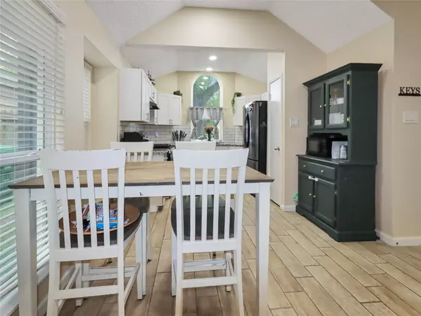 5622 Lycomb DR, Houston, TX 77053