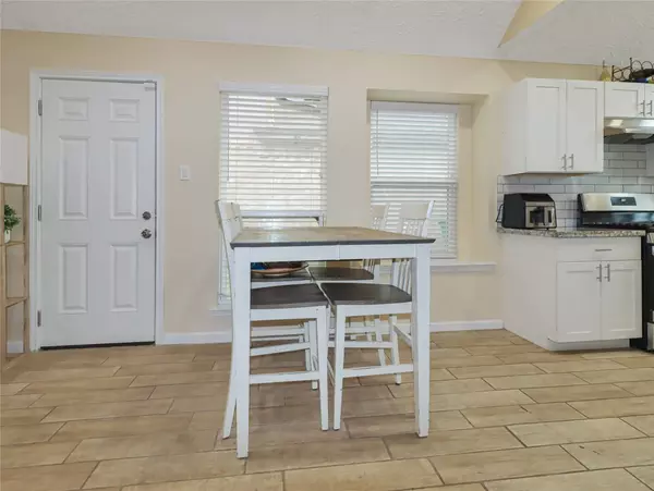 5622 Lycomb DR, Houston, TX 77053