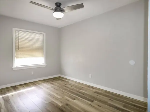 6705 Speaker ST, Hitchcock, TX 77563