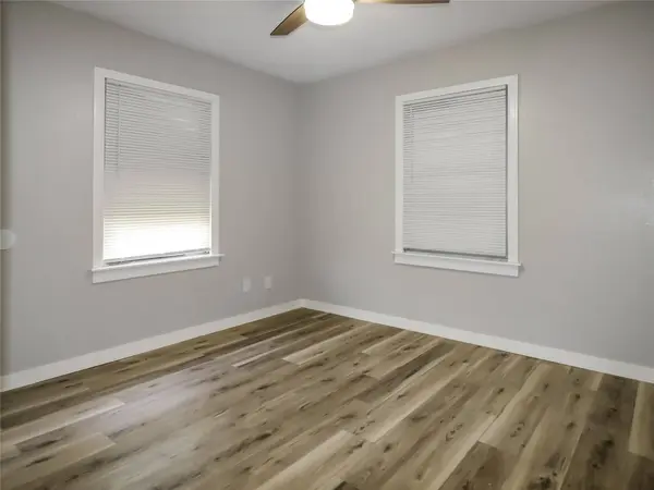 6705 Speaker ST, Hitchcock, TX 77563