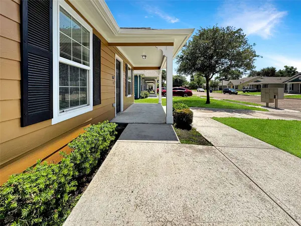 7426 Blue Jay DR, Texas City, TX 77591