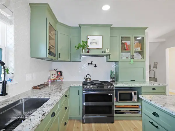 4219 Frost ST, Santa Fe, TX 77517