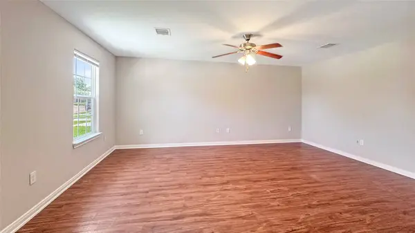 7406 Blue Jay DR, Texas City, TX 77591