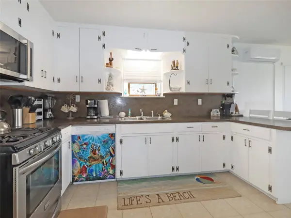 6004 Avenue T, Galveston, TX 77551
