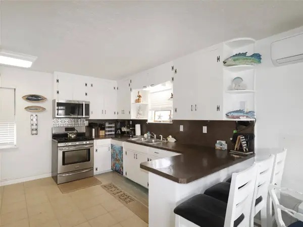 6004 Avenue T, Galveston, TX 77551