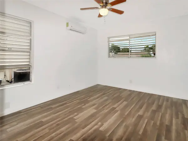 176 Barracuda ST #A, Bayou Vista, TX 77563